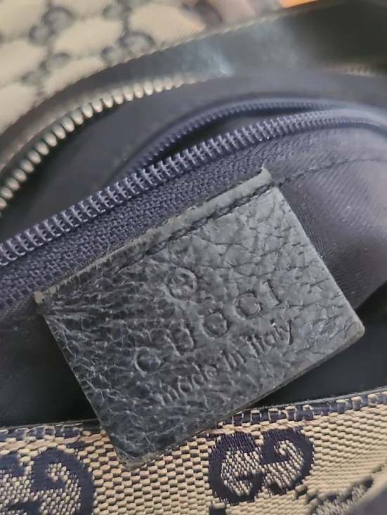 Authentic Gucci Messenger Bag - Picture 12 of 16